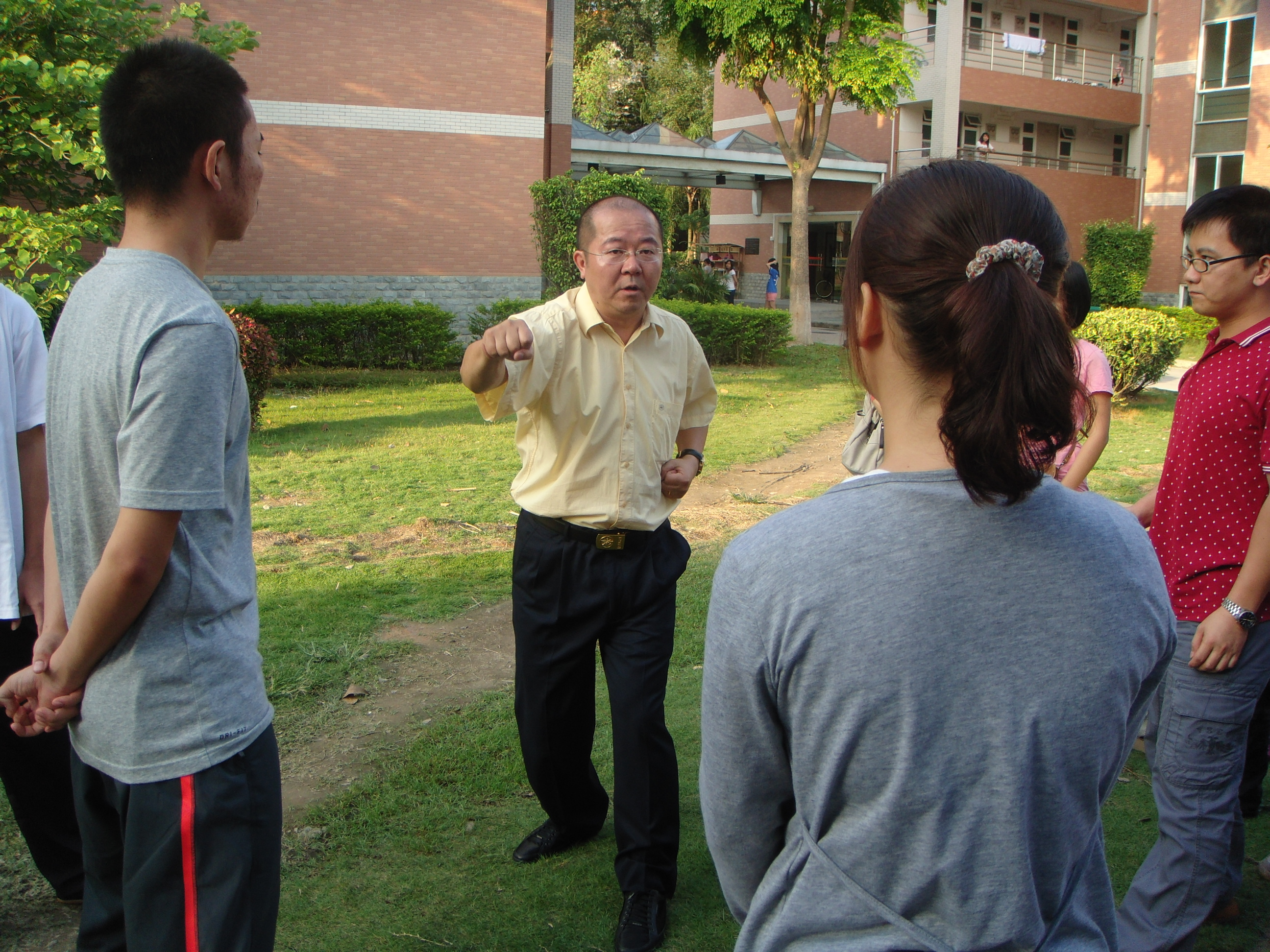 熊总在广外武协与学生讲功夫