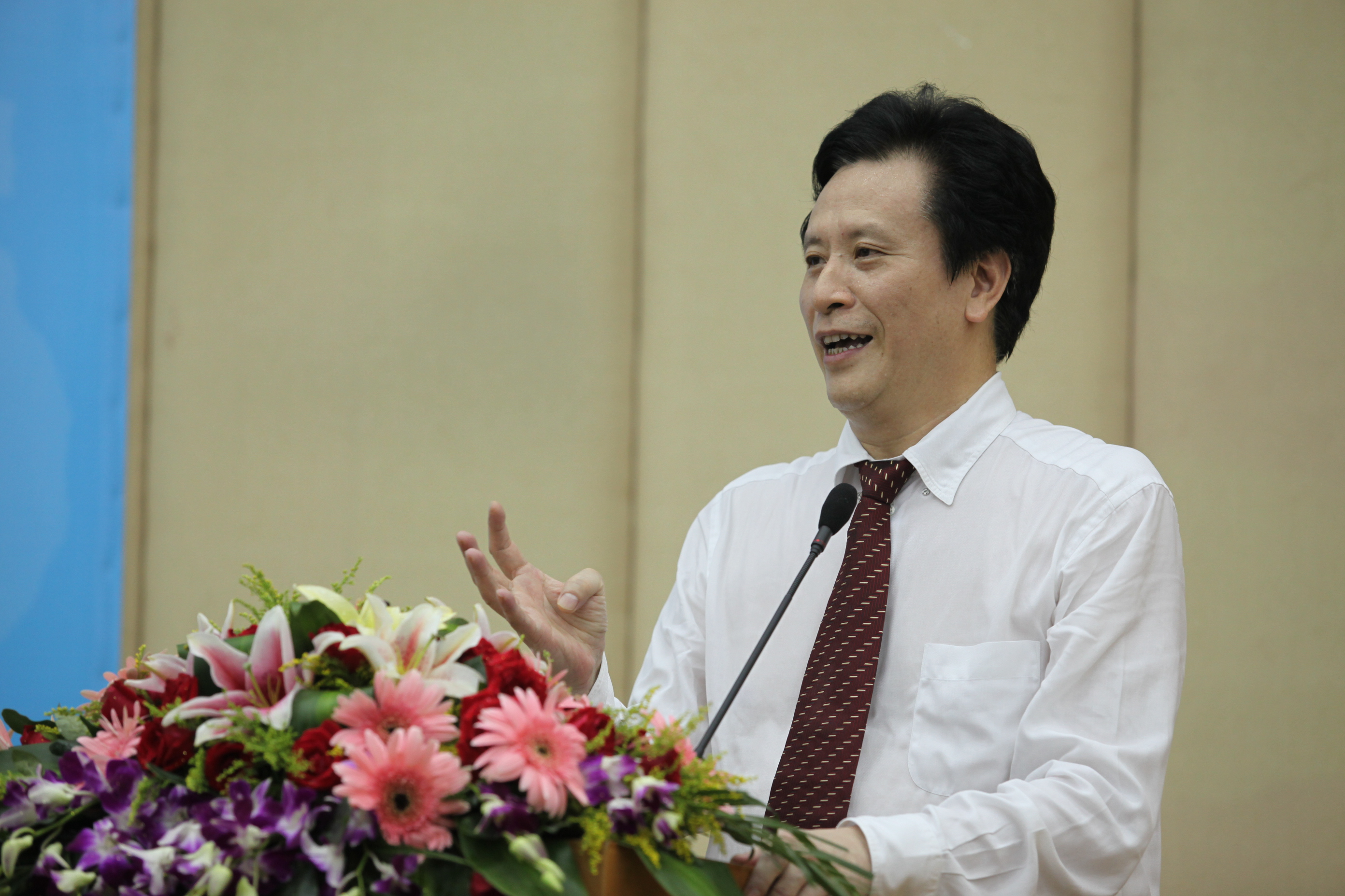 黄华校友致辞
